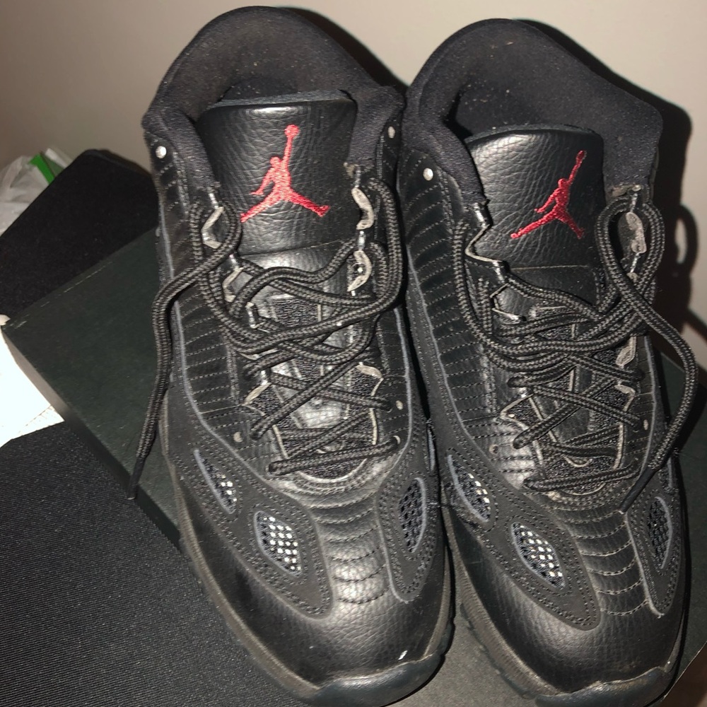 Air Jordan 11 Retro Low “Referee”